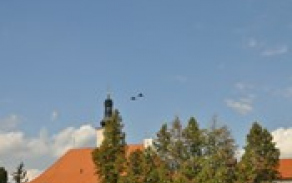 Gripeny nad zámkem