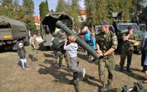 Děti vojenská technika baví